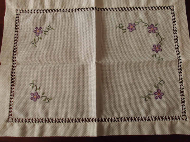 Pano de tabuleiro (Ponto Cruz e Bainha Aberta)